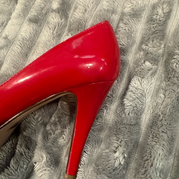 Red Platform Heels Size 9 - Picture 11 of 12